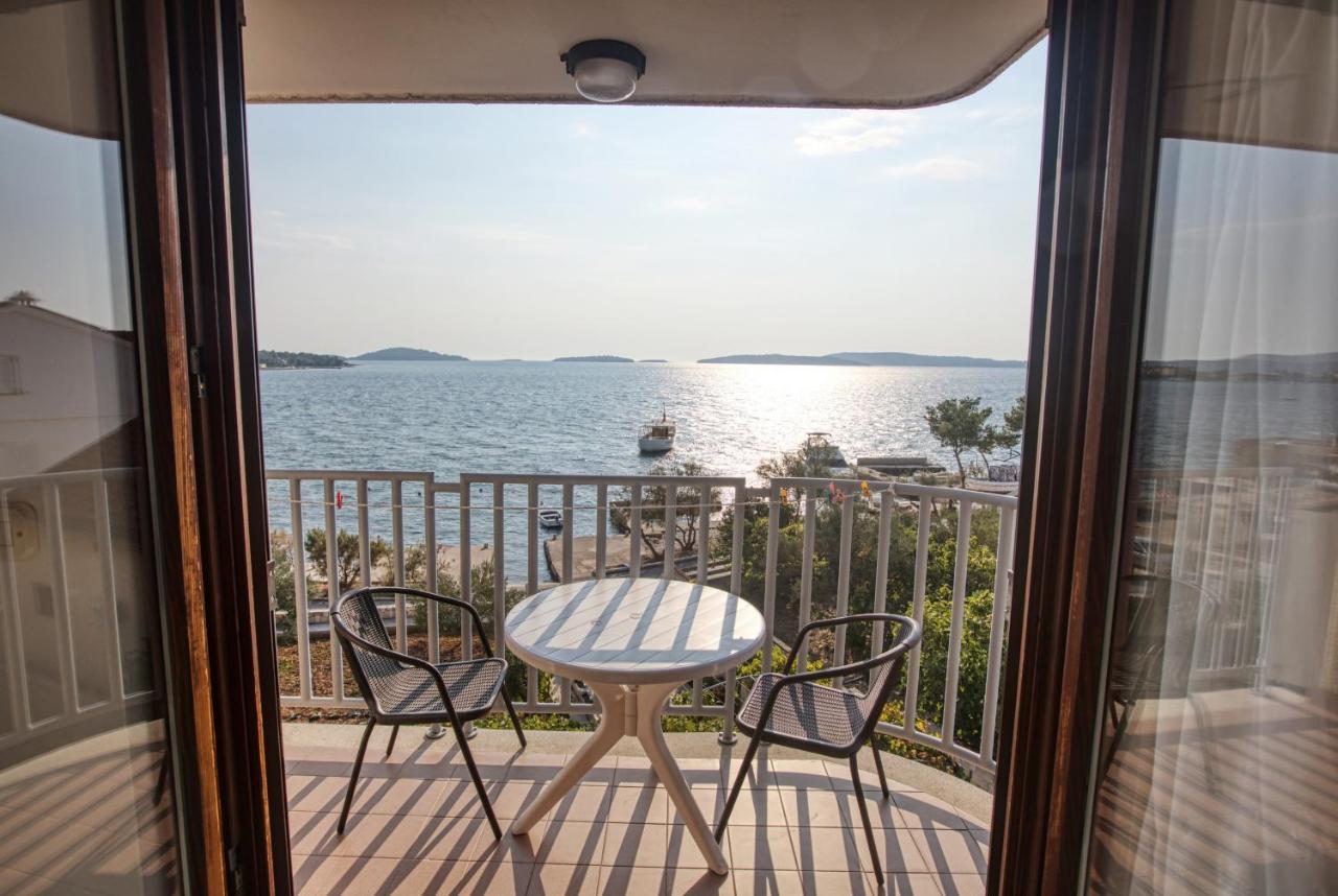 Apartments By The Sea Brodarica, Sibenik - 13615 المظهر الخارجي الصورة