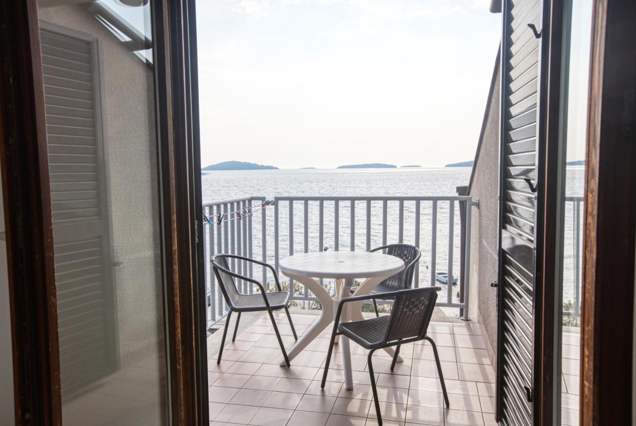 Apartments By The Sea Brodarica, Sibenik - 13615 المظهر الخارجي الصورة