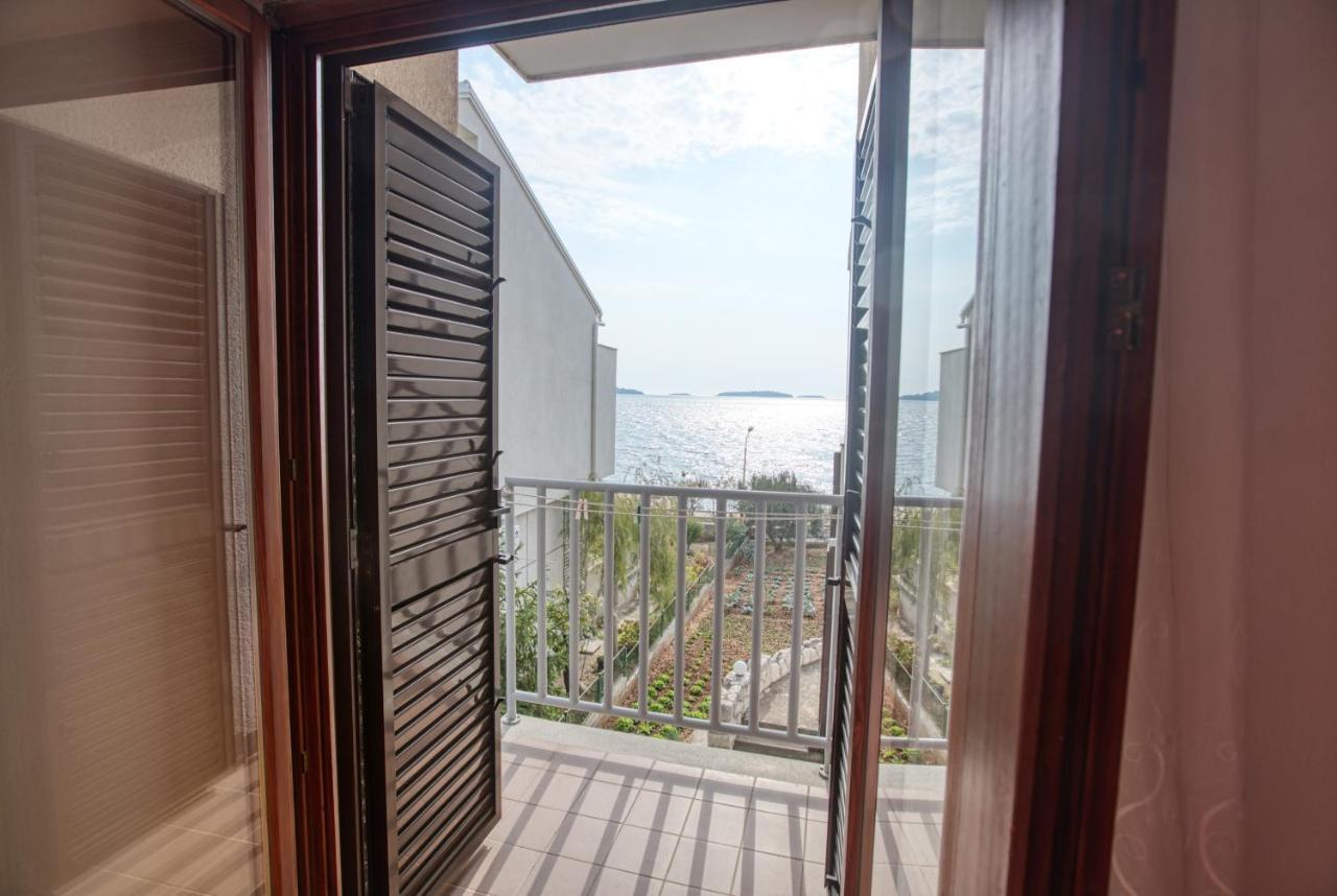 Apartments By The Sea Brodarica, Sibenik - 13615 المظهر الخارجي الصورة