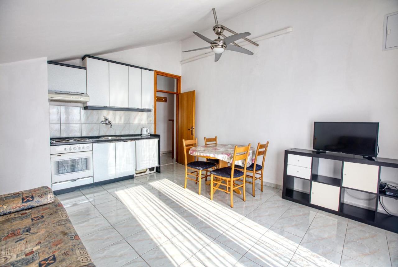 Apartments By The Sea Brodarica, Sibenik - 13615 المظهر الخارجي الصورة