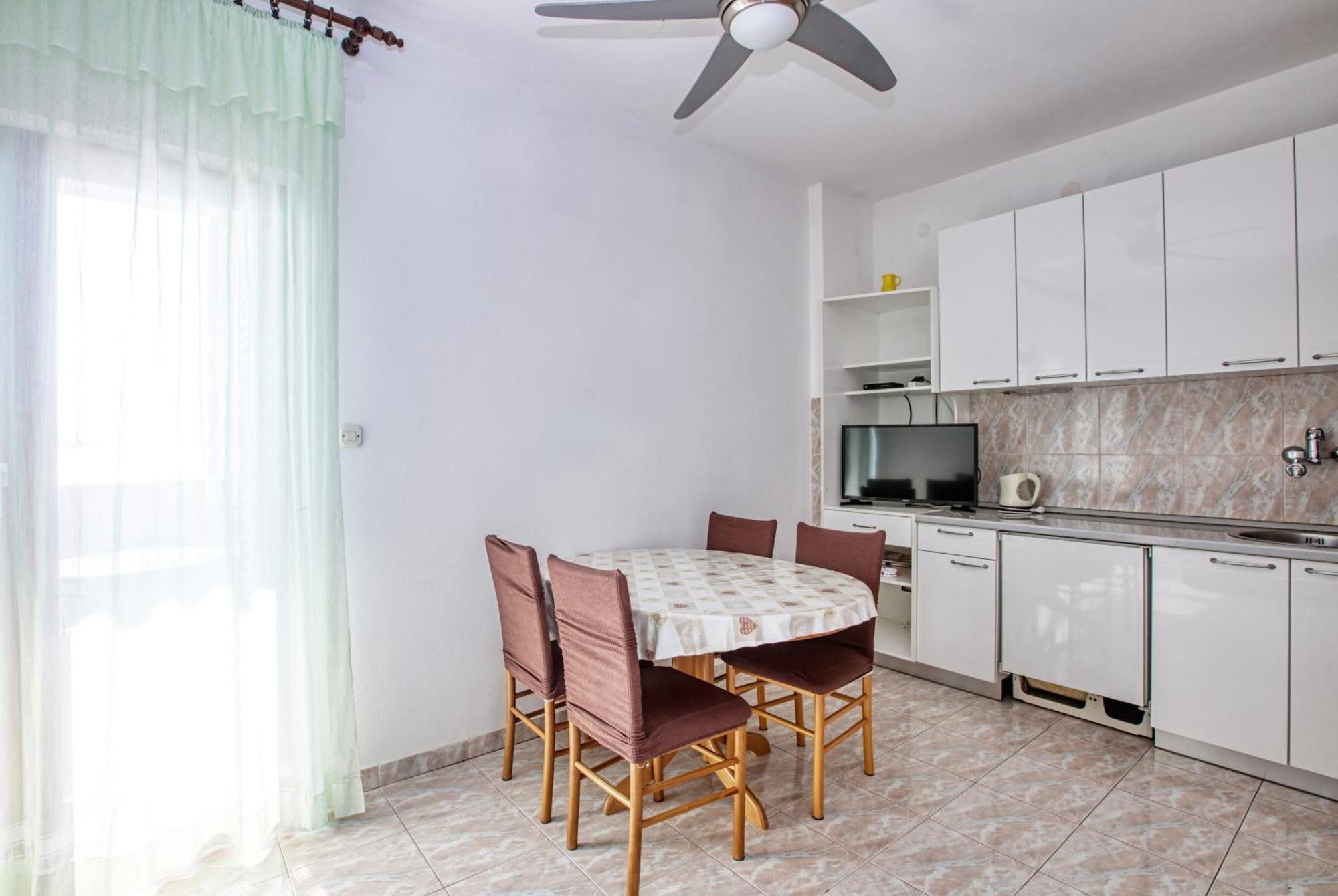 Apartments By The Sea Brodarica, Sibenik - 13615 الغرفة الصورة